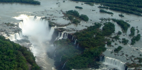 Cataratas do Iguaçu: lado brasileiro x argentino