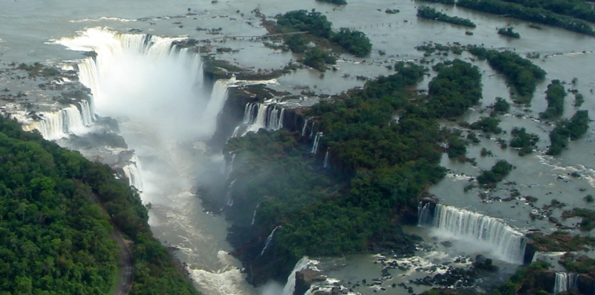 Cataratas do Iguaçu: lado brasileiro x argentino
